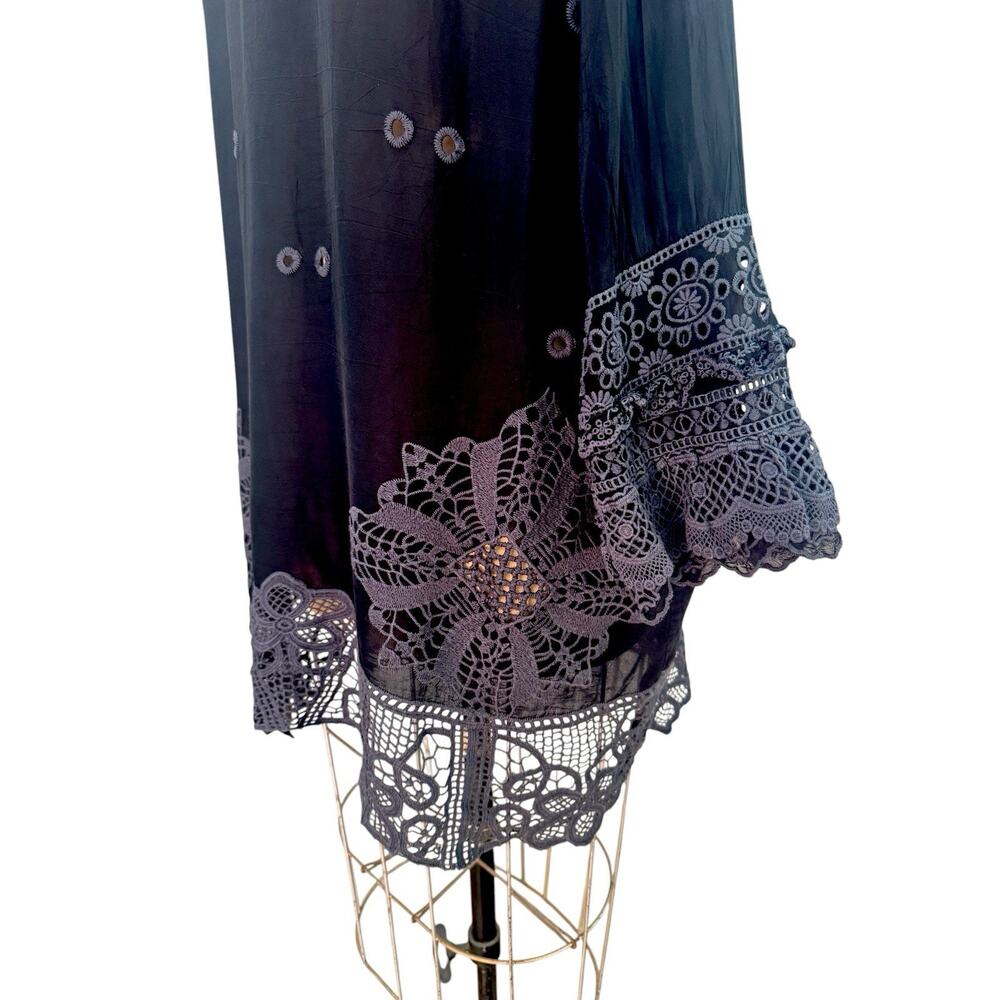 Johnny Was Wynne Indigo Black Embroidered Scalloped Tunic Top Blouse Size L - Picture 5 of 9